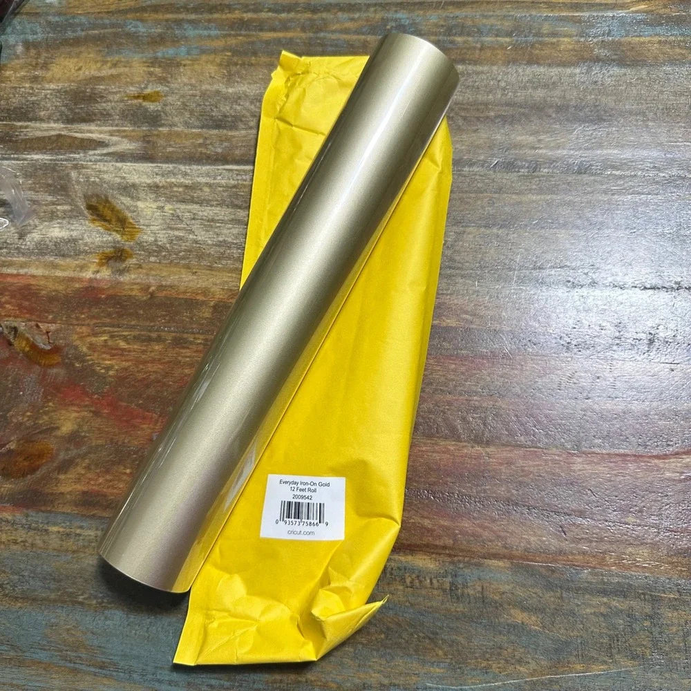 Cricut Everyday Iron-On Gold Heat Transfer Vinyl 12ft Roll 2009542 HTV